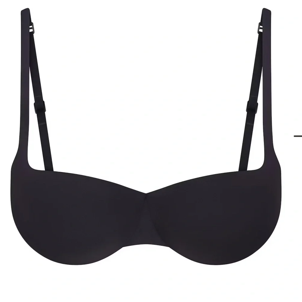 SKIMS Ultimate push-up Balconette  Bra - Picture 3 of 5